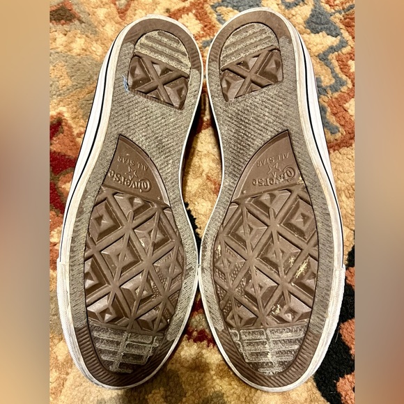 Pink Converse - Picture 5 of 7